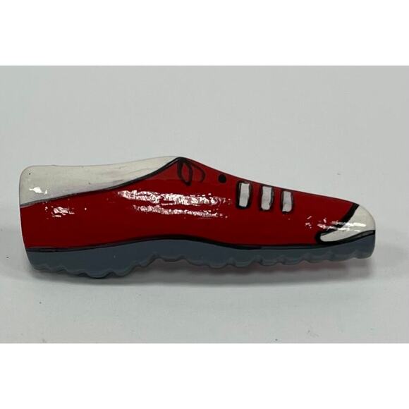 Cute 



Red and White Sneaker Pin/Brooch.  WA407 - Picture 1 of 3